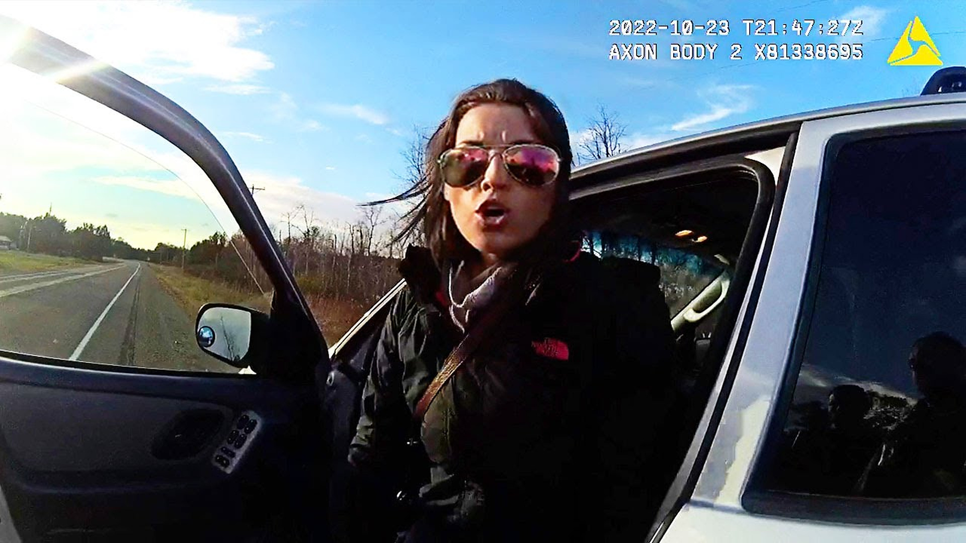 H2708034 ALL THAT RUNNING FOR NOTHING! Exhausted Suspect Outruns Cops Only To Get Boxed In! đââïžđ